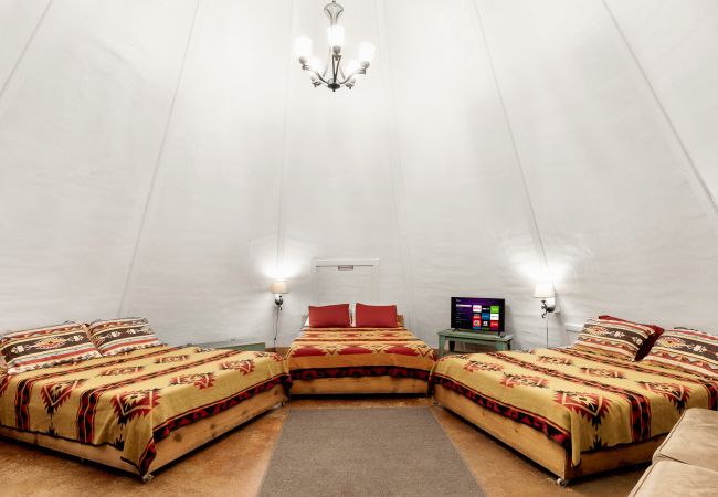 House in New Braunfels - Tipi 3 - Painted Pony House in New Braunfels - Tipi 3 - Painted Pony