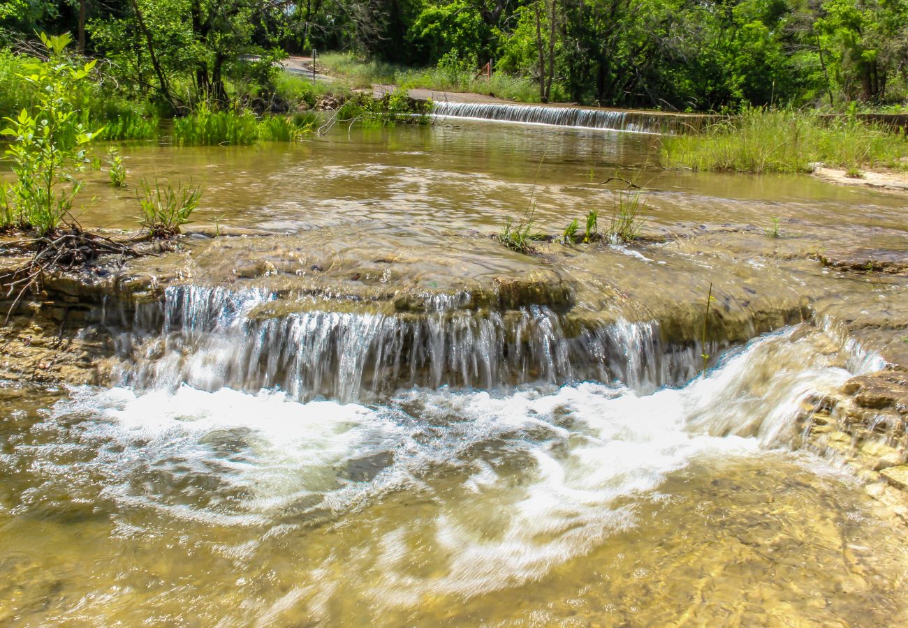 Kayaking, fishing & swimming nearby