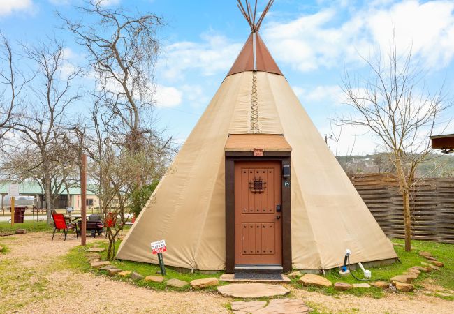 House in New Braunfels - Tipi 6 - Sitting Bull House in New Braunfels - Tipi 6 - Sitting Bull