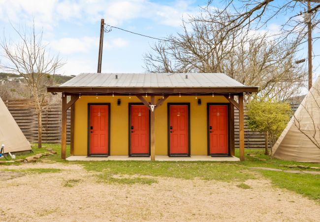 House in New Braunfels - Tipi 6 - Sitting Bull House in New Braunfels - Tipi 6 - Sitting Bull