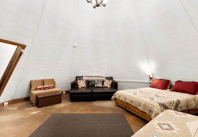 House in New Braunfels - Tipi 1 - Sweet Grass House in New Braunfels - Tipi 1 - Sweet Grass