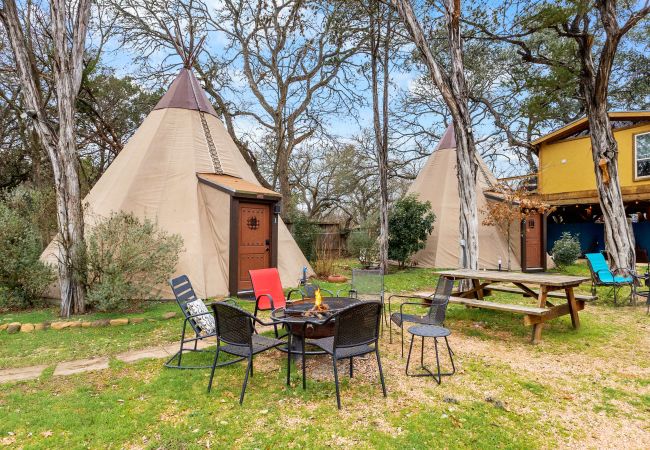 House in New Braunfels - Tipi 1 - Sweet Grass House in New Braunfels - Tipi 1 - Sweet Grass