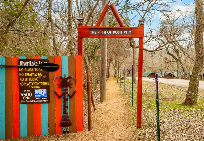 House in New Braunfels - Tipi 1 - Sweet Grass House in New Braunfels - Tipi 1 - Sweet Grass