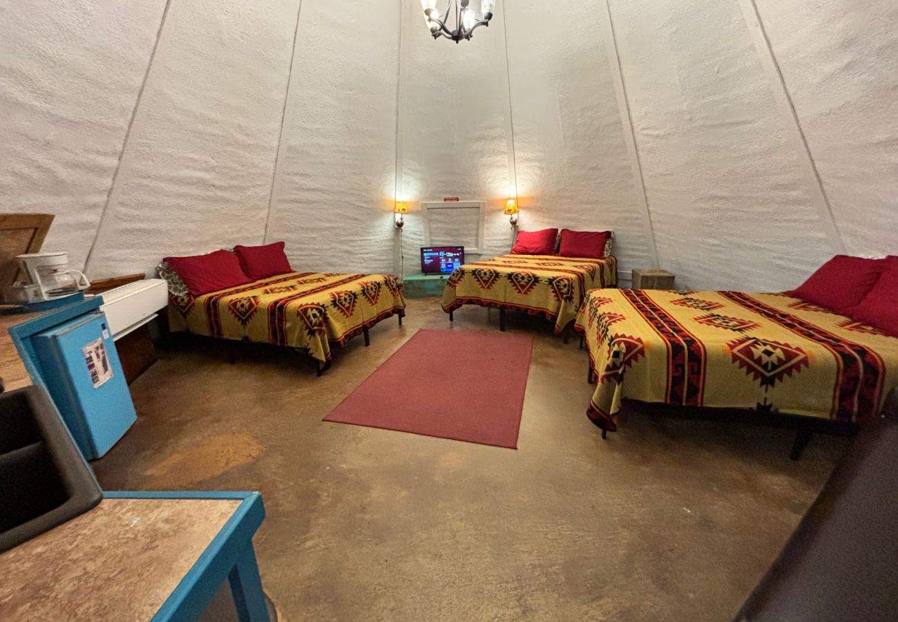 Cabin in New Braunfels - Tipi 8 - Rising Moon