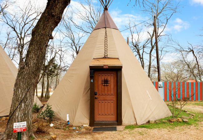 House in New Braunfels - Tipi 4 - Red Cloud House in New Braunfels - Tipi 4 - Red Cloud