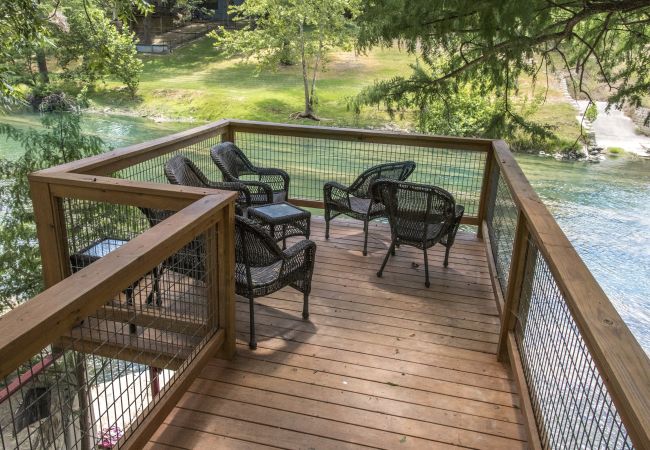 House in New Braunfels - Tipi 4 - Red Cloud House in New Braunfels - Tipi 4 - Red Cloud