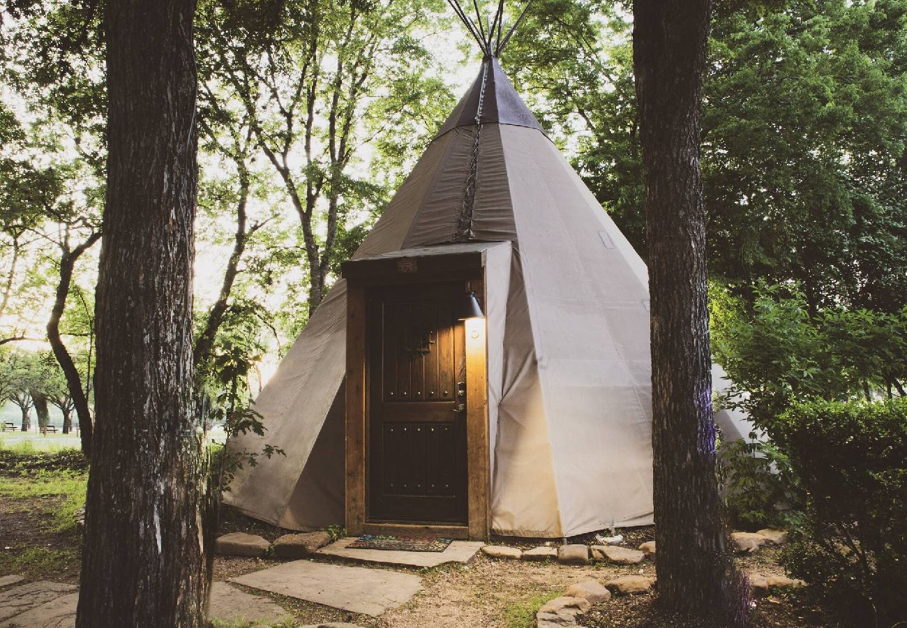 Cabin in New Braunfels - Tipi 4 - Red Cloud
