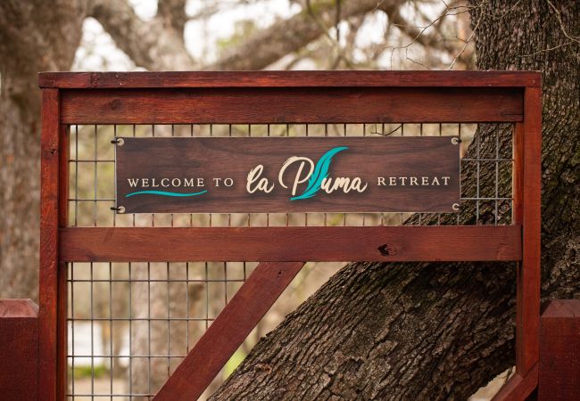 Bungalow in New Braunfels - la Pluma Retreat Bungalow in New Braunfels - la Pluma Retreat