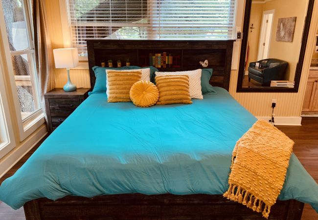 Bungalow in New Braunfels - la Pluma Retreat Bungalow in New Braunfels - la Pluma Retreat