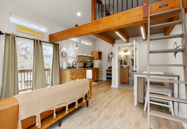 Bungalow in New Braunfels - Daylight Den Bungalow in New Braunfels - Daylight Den