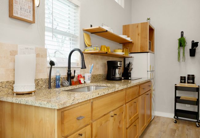 Bungalow in New Braunfels - Daylight Den Bungalow in New Braunfels - Daylight Den