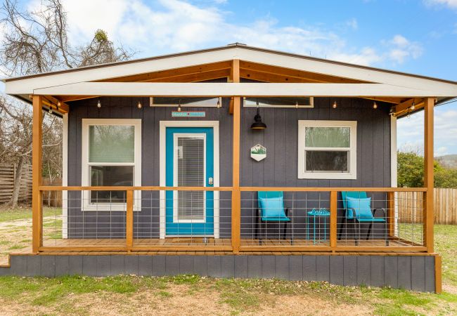 Bungalow in New Braunfels - Hunka Hunka Cabin Bungalow in New Braunfels - Hunka Hunka Cabin