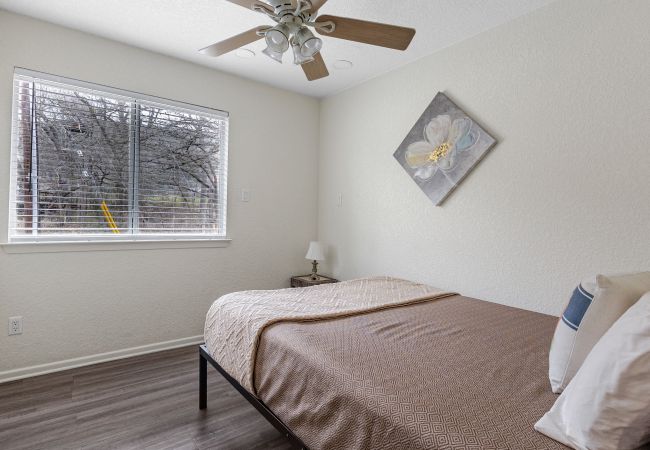 House in New Braunfels - Earth Haus LITE House in New Braunfels - Earth Haus LITE