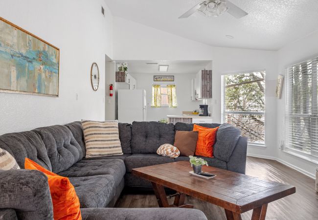 House in New Braunfels - Earth Haus LITE House in New Braunfels - Earth Haus LITE