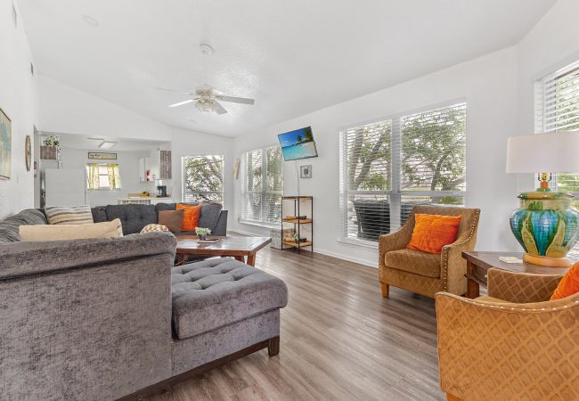 House in New Braunfels - Earth Haus LITE House in New Braunfels - Earth Haus LITE