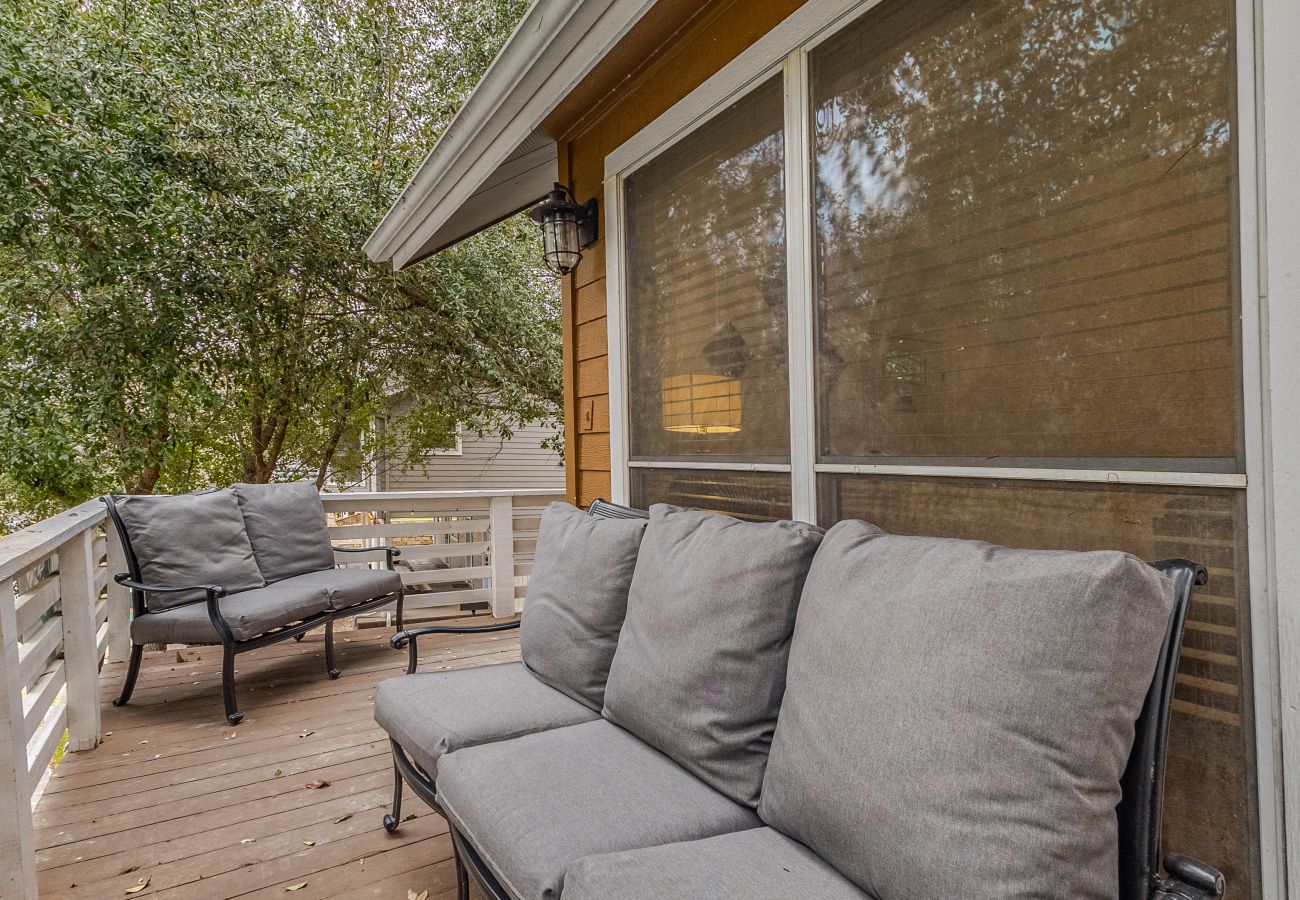 House in New Braunfels - Earth Haus LITE