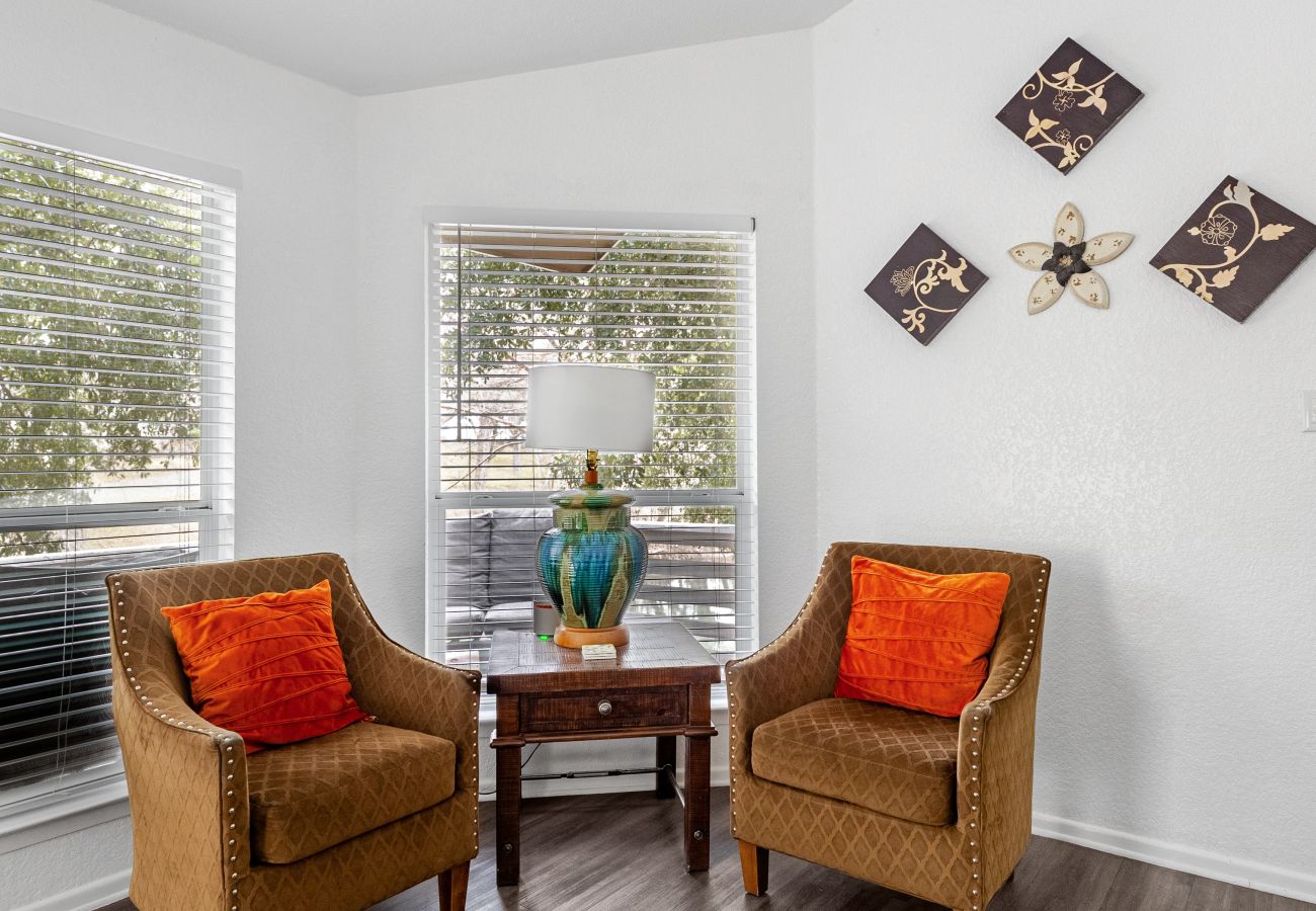 House in New Braunfels - Earth Haus LITE