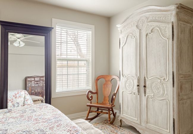 House in Seguin - Elm Street Cottage House in Seguin - Elm Street Cottage