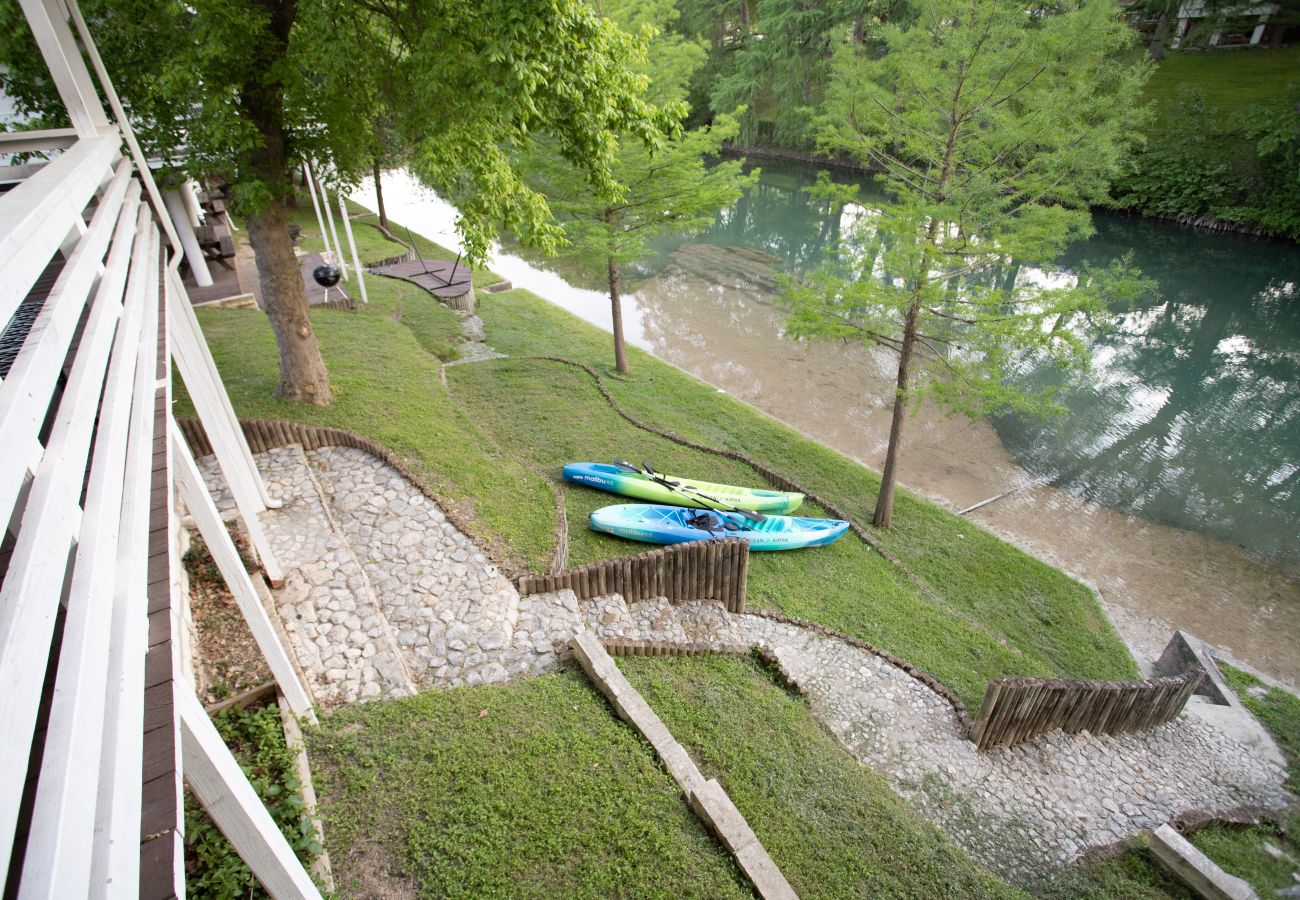 House in New Braunfels - Water Haus - LITE