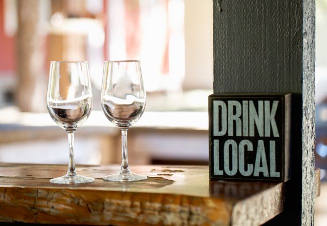 House in Canyon Lake - The Rustic Soak Farmhouse House in Canyon Lake - The Rustic Soak Farmhouse