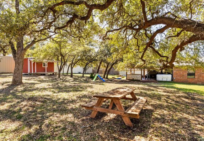 House in Canyon Lake - The Rustic Soak Farmhouse House in Canyon Lake - The Rustic Soak Farmhouse