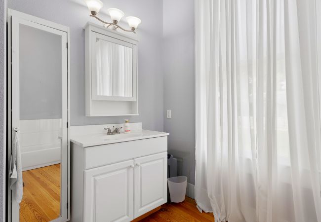 House in Seguin - Ellie Marie House LITE House in Seguin - Ellie Marie House LITE