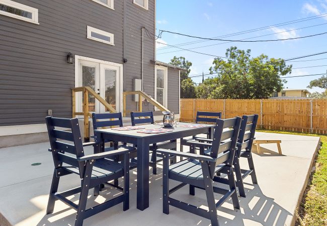 House in Seguin - The Bowie Grand - Historic Comfort in Seguin House in Seguin - The Bowie Grand - Historic Comfort in Seguin