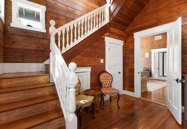 House in Seguin - The Bowie Grand - Historic Comfort in Seguin House in Seguin - The Bowie Grand - Historic Comfort in Seguin