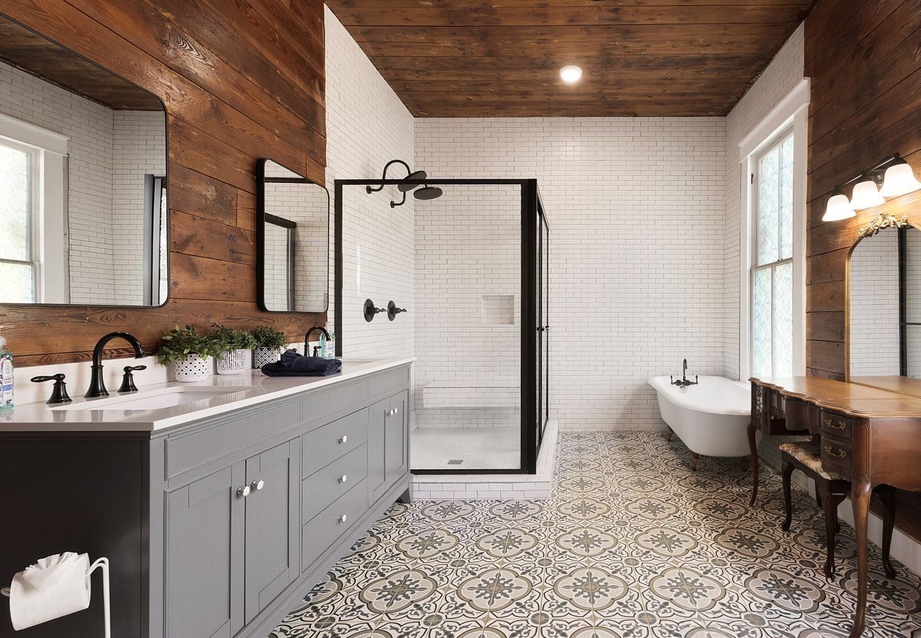 fluffy linens and towels, elegant finishes