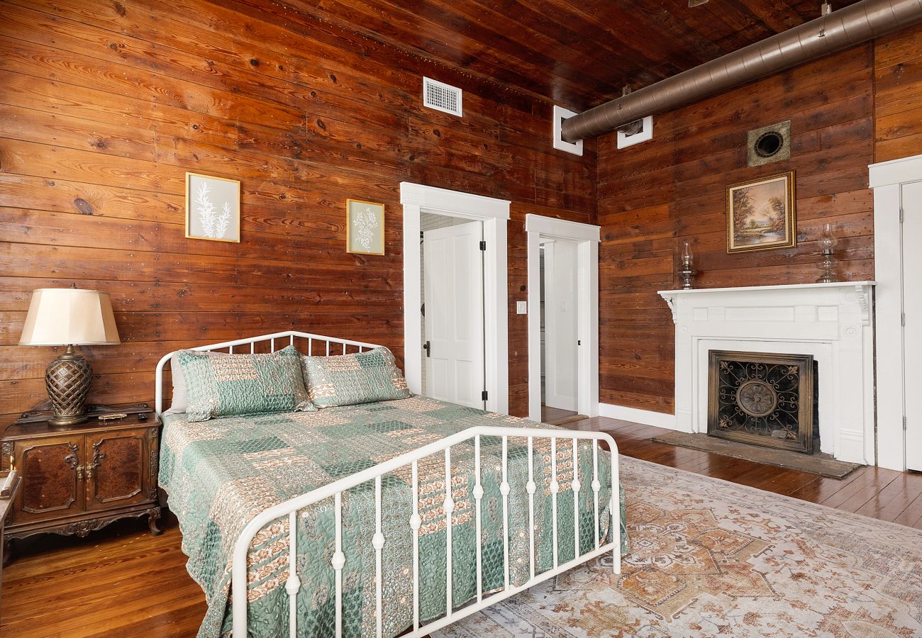 Wonderful AirBNB rental in downtown Seguin