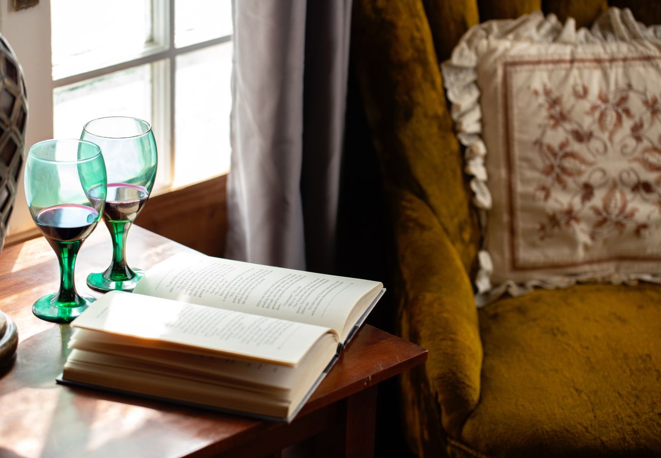 Romantic Historic Getaway in Seguin